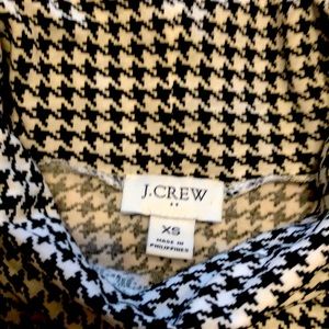 J Crew tissue houndstooth turtle neck.